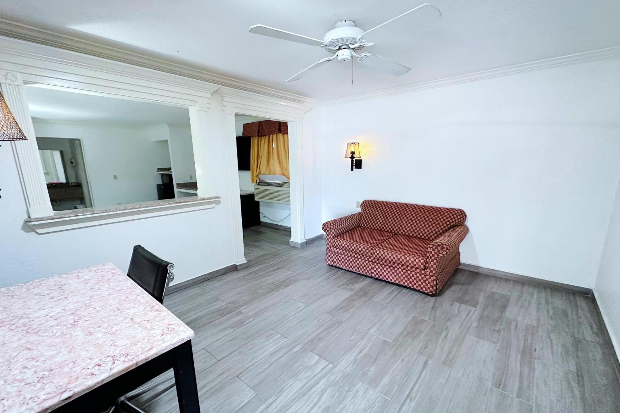 Three Rivers Executive Inn & Suites By Oyo Bagian luar foto