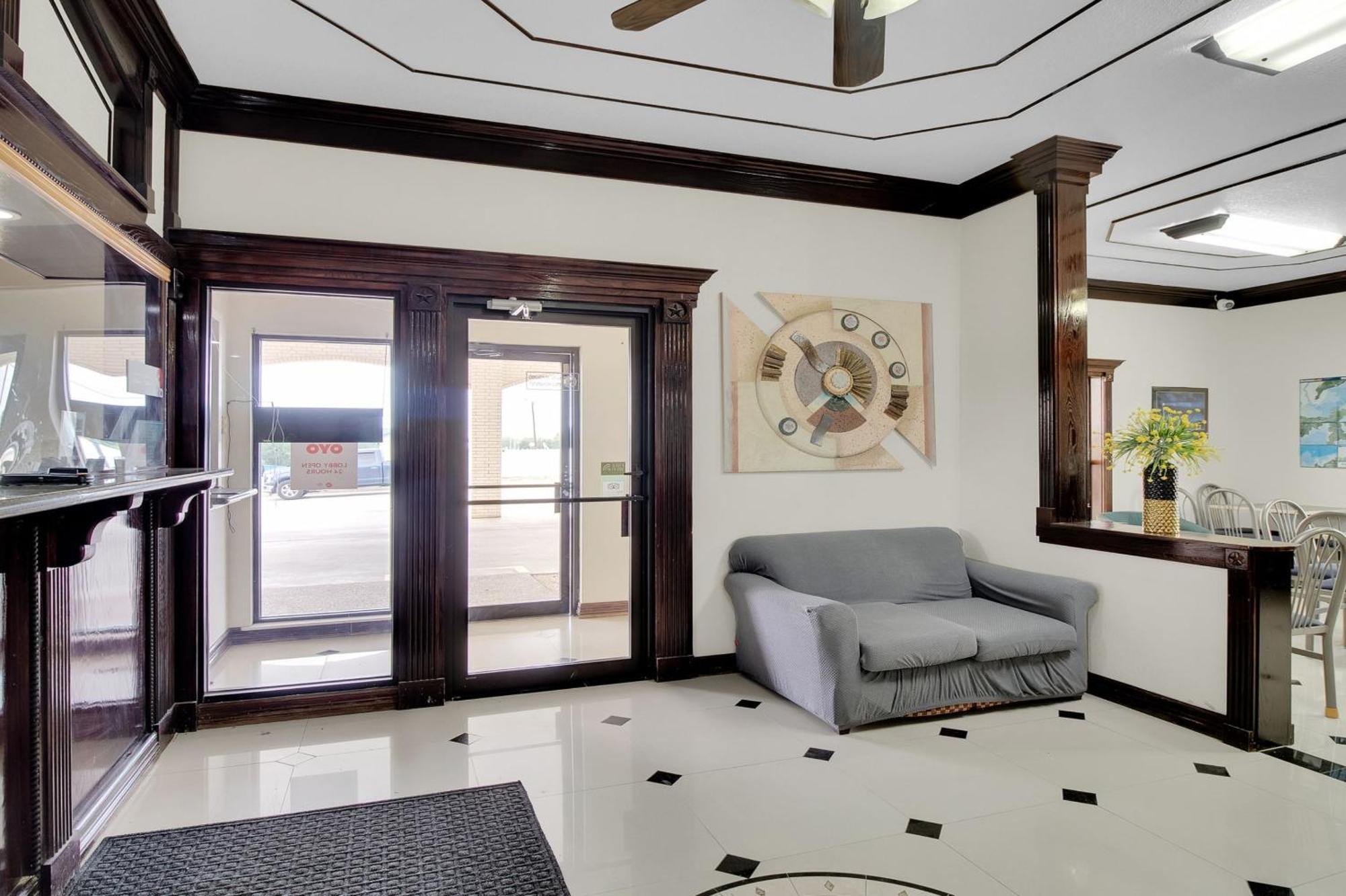 Three Rivers Executive Inn & Suites By Oyo Bagian luar foto