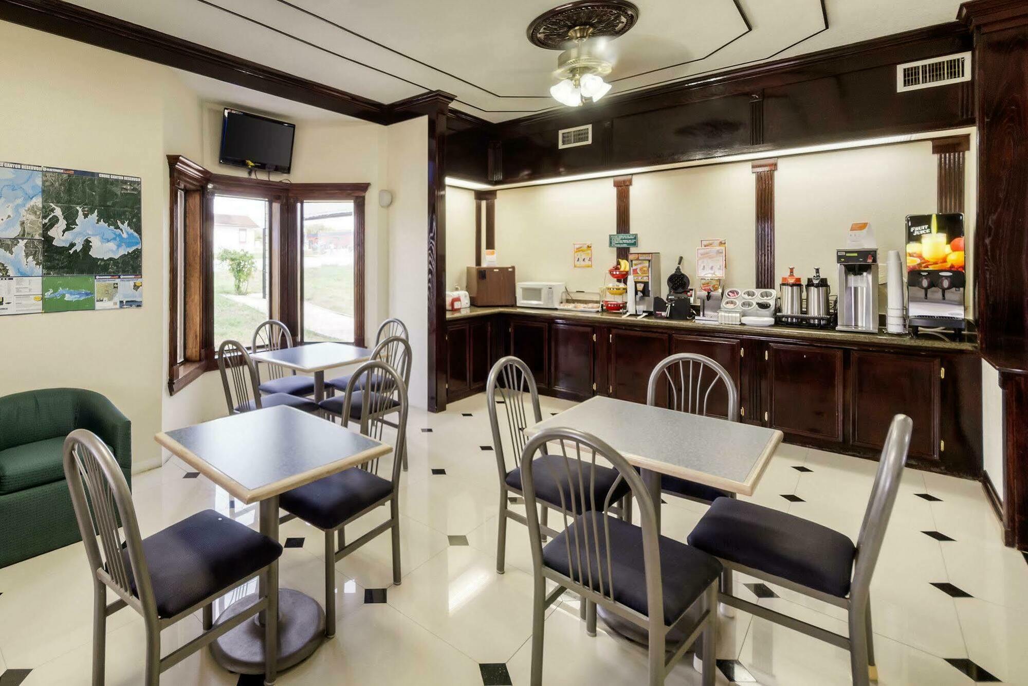 Three Rivers Executive Inn & Suites By Oyo Bagian luar foto
