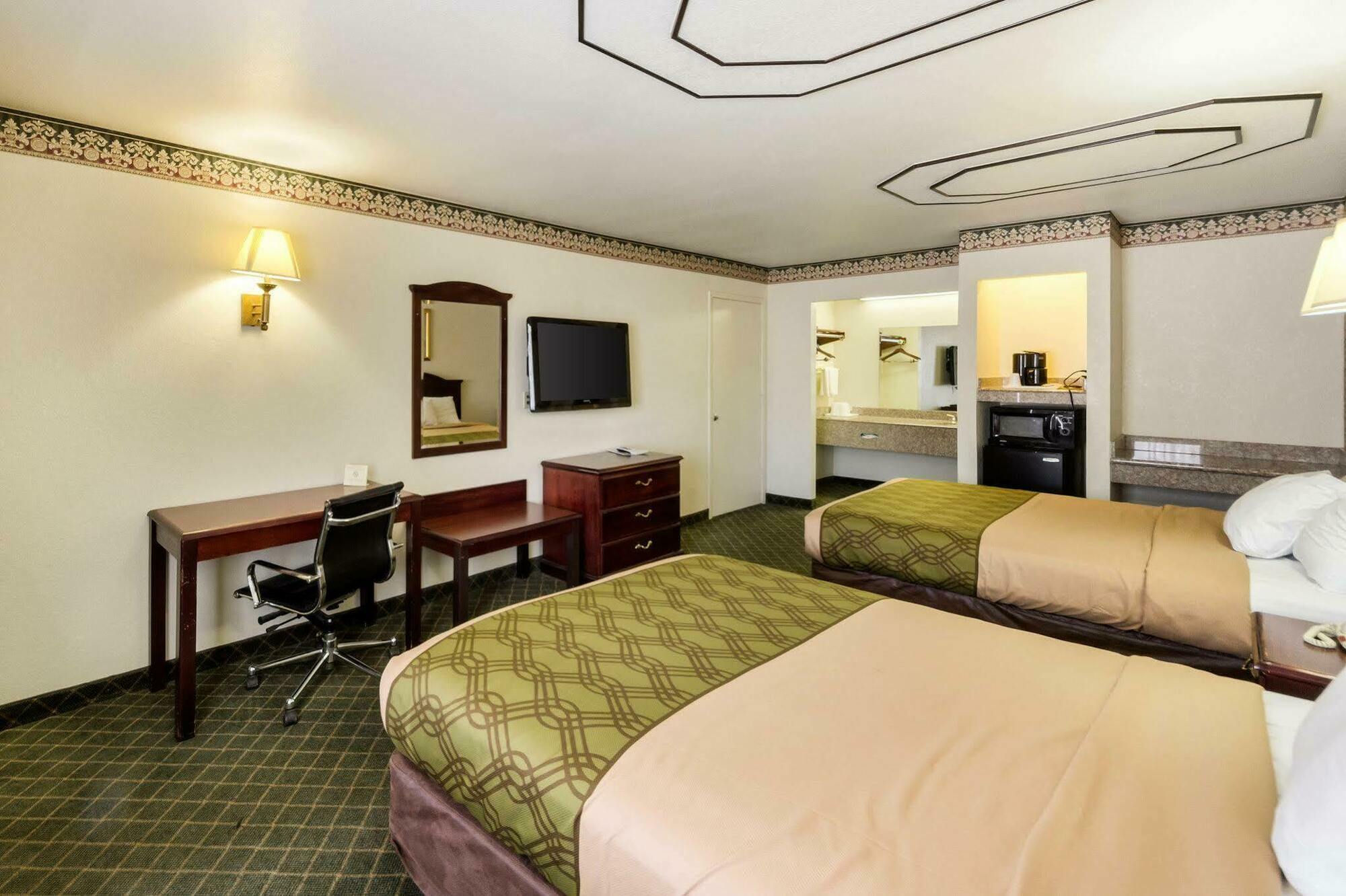 Three Rivers Executive Inn & Suites By Oyo Bagian luar foto